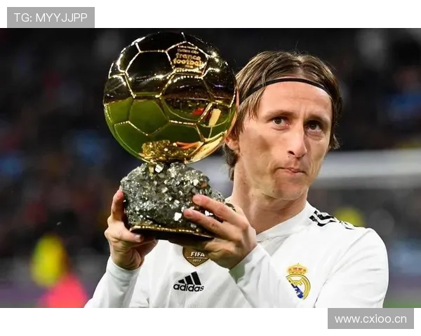 莫德里奇:攻防转换枢纽的战术作用解析