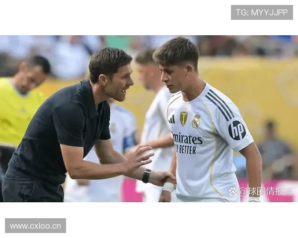 皇马中锋短缺问题持续影响球队进攻稳定性与赛季走势