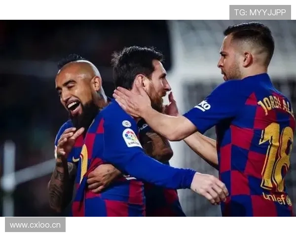 C罗与马拉多纳历史地位对比:衡量标准与影响力结构差异分析