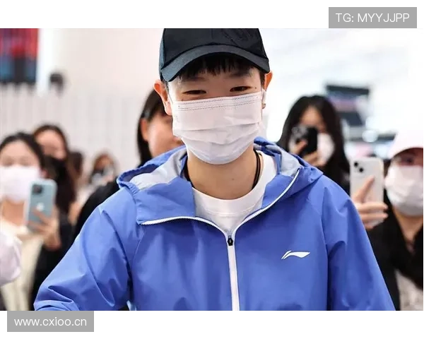 孙颖莎的行李箱里塞了20双球鞋，全是没拆标的